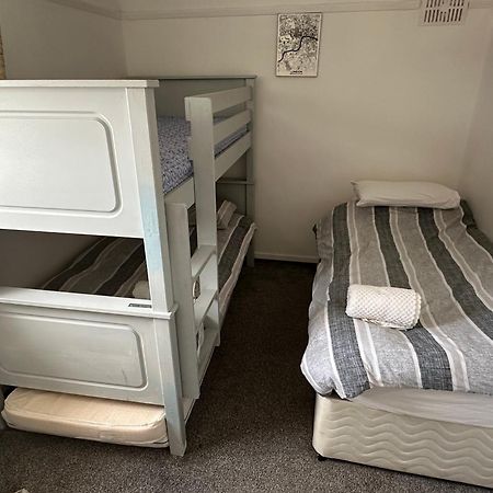 אדינבורו Dreghorn House 4 Bedrooms 3 Toilets 3 Reception Free Parking 233 Mbp Wifi מראה חיצוני תמונה