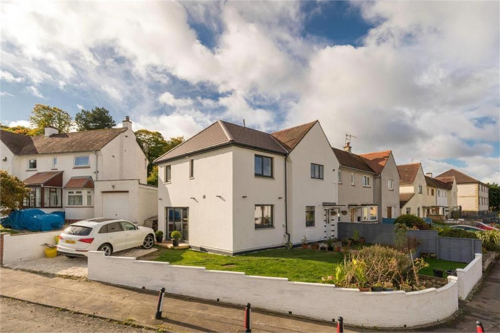 אדינבורו Dreghorn House 4 Bedrooms 3 Toilets 3 Reception Free Parking 233 Mbp Wifi מראה חיצוני תמונה