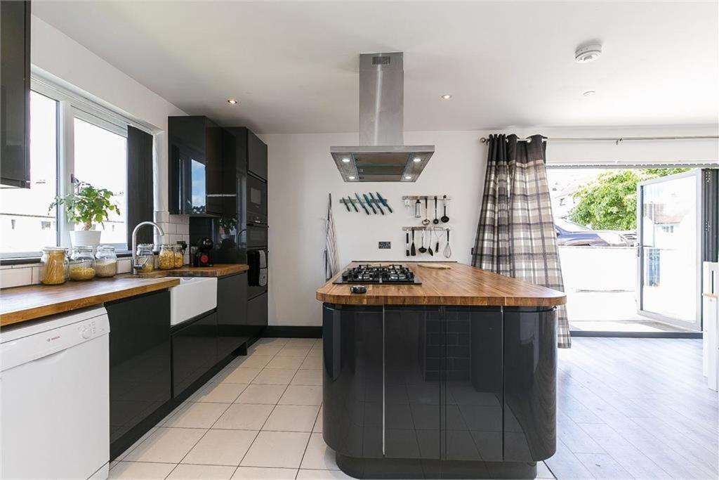אדינבורו Dreghorn House 4 Bedrooms 3 Toilets 3 Reception Free Parking 233 Mbp Wifi מראה חיצוני תמונה