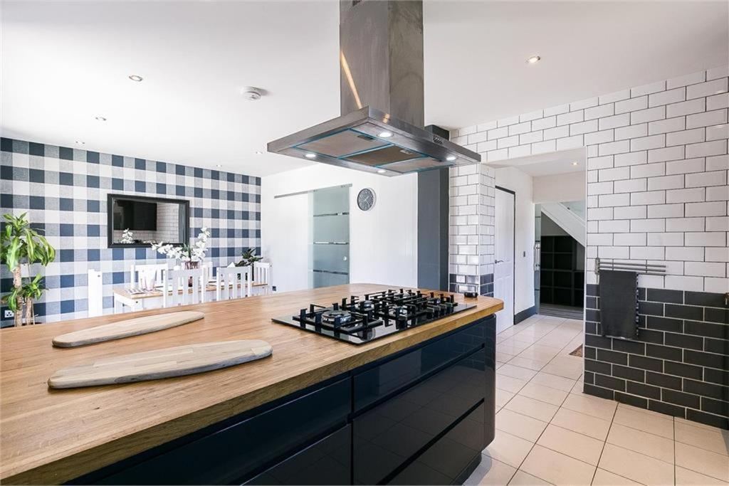 אדינבורו Dreghorn House 4 Bedrooms 3 Toilets 3 Reception Free Parking 233 Mbp Wifi מראה חיצוני תמונה