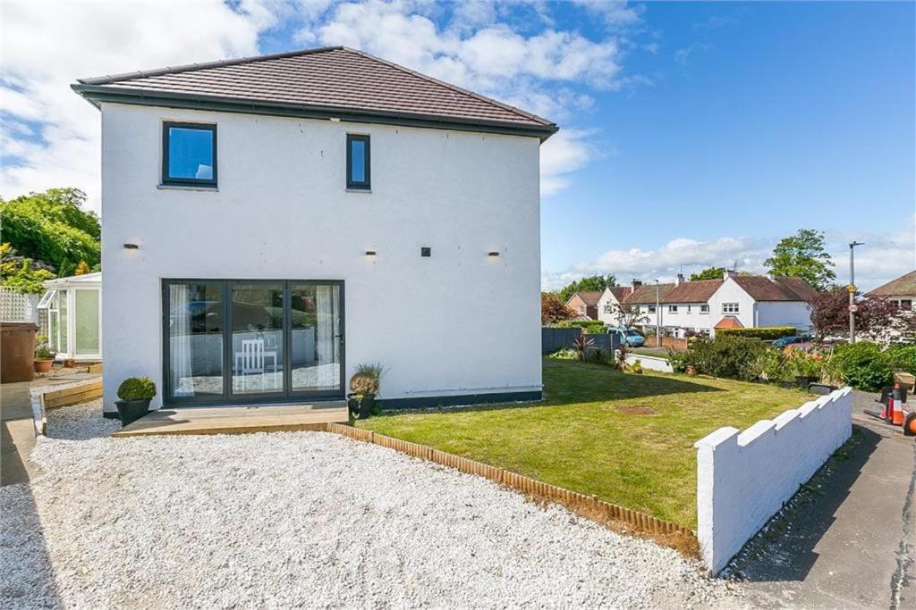 אדינבורו Dreghorn House 4 Bedrooms 3 Toilets 3 Reception Free Parking 233 Mbp Wifi מראה חיצוני תמונה