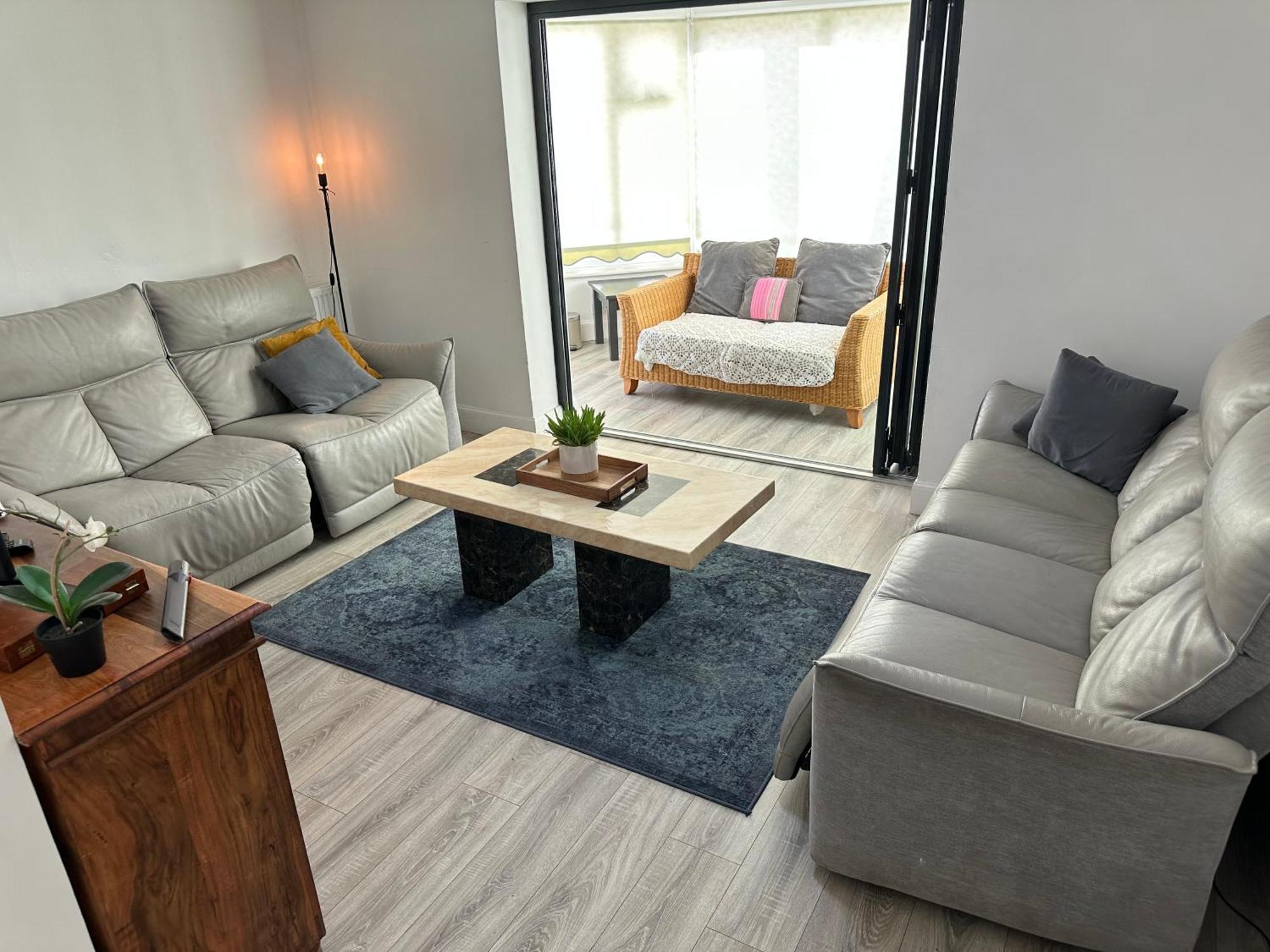 אדינבורו Dreghorn House 4 Bedrooms 3 Toilets 3 Reception Free Parking 233 Mbp Wifi מראה חיצוני תמונה